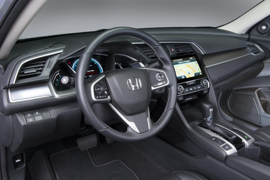 Honda Civic hatchback 2017 được trang bị nhiều tính năng hiện đại 1