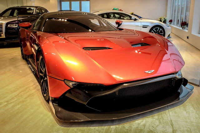 Tại Mỹ, siêu xe Aston Martin Vulcan có giá “giật mình” 3,4 triệu USD 1