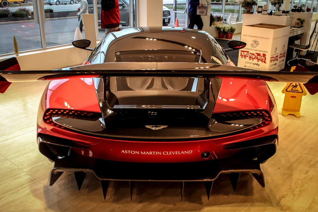 Siêu xe Aston Martin Vulcan