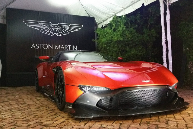Chủ nhân của Aston Martin Vulcan sẽ được lái siêu xe này trên những đường đua nổi tiếng 1