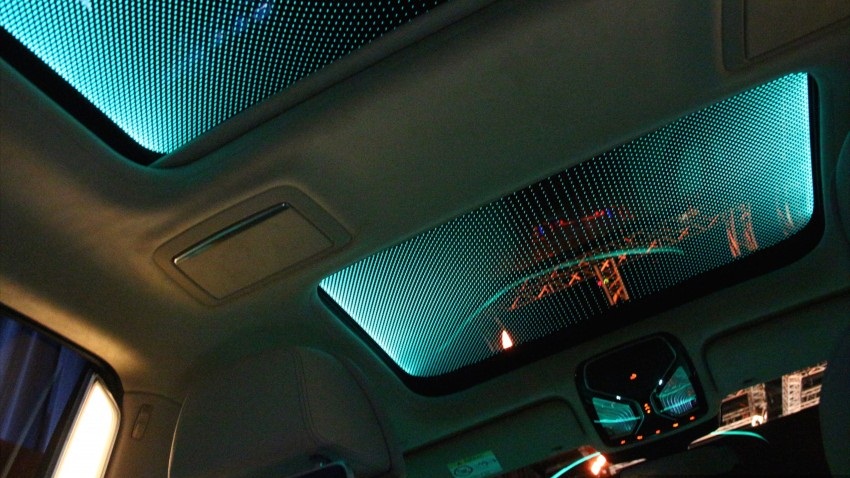 BMW 7-series được trang bị cửa sổ trời chống chói thế hệ mới với 15.000 bóng đèn LED trên trần xe 1
