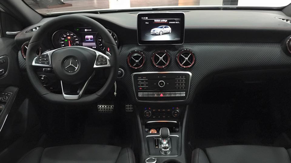 Nội thất Mercedes-Benz A45 AMG 2016 1