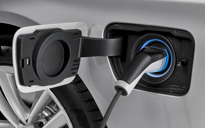 BMW 740e iPerformance sẽ sử dụng động cơ Plug-in Hybird đầu tiên của BMW 1