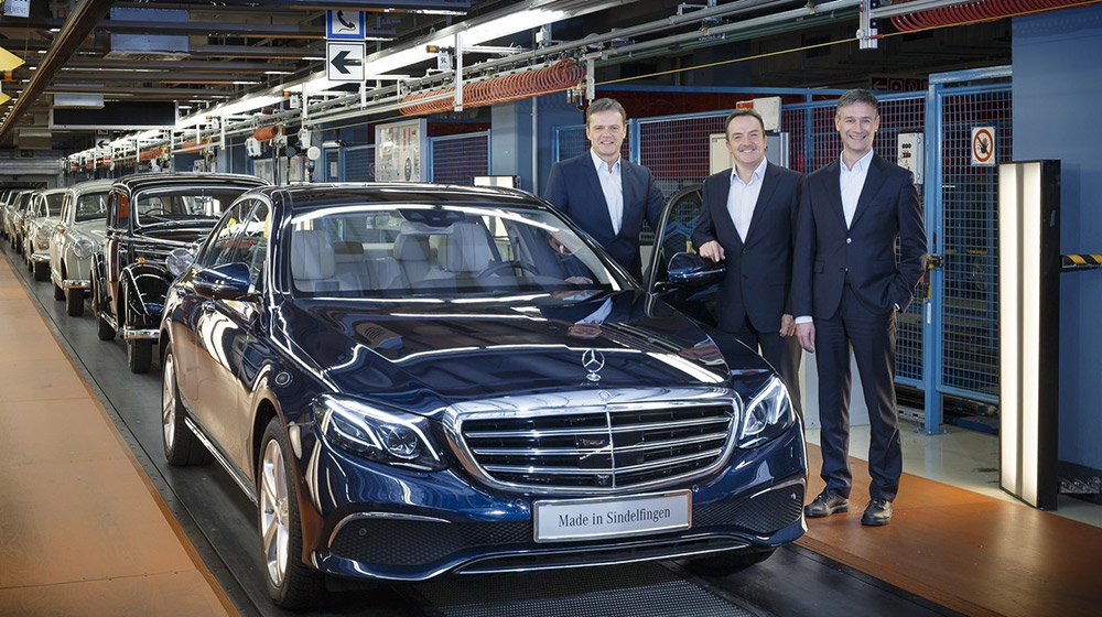 Mercedes-Benz E-Class 2016 đầu tiên rời xưởng 1