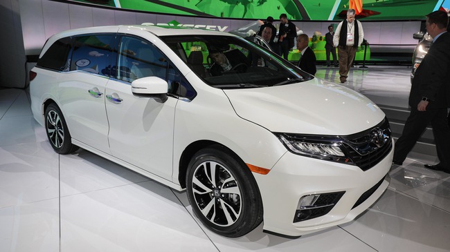 Honda Odyssey 2018 ra mắt tại triển lãm Detroit 2017.