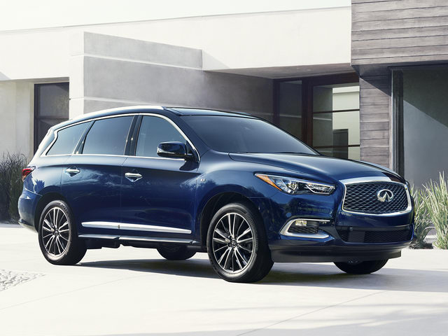 Infiniti QX60 2017 bản Comfort được giảm giá bán tới 300 triệu đồng.