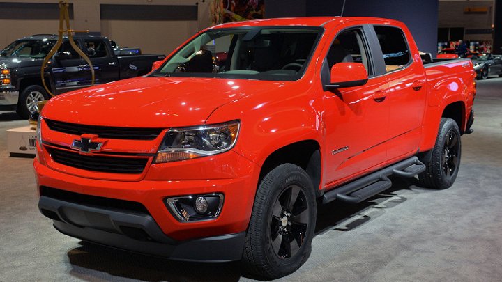 Chevrolet Colorado giảm giá từ 30 -70 triệu đồng.