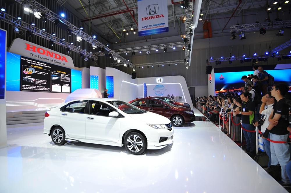Honda Việt Nam ưu đãi lớn cho khách hàng làm dịch vụ.