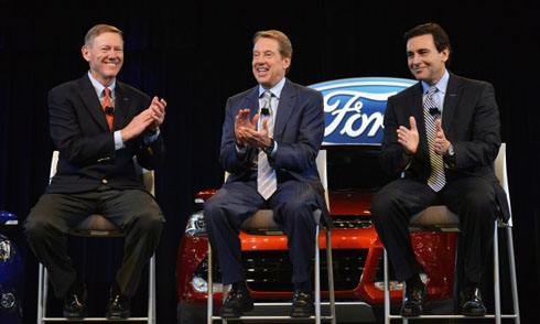 Ford giảm lợi nhuận, CEO Mark Fields bị sa thải.
