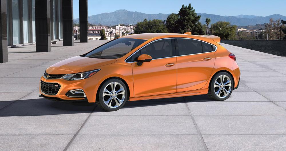 Chevrolet Cruze Diesel 2018 chốt giá từ 24.670 USD.