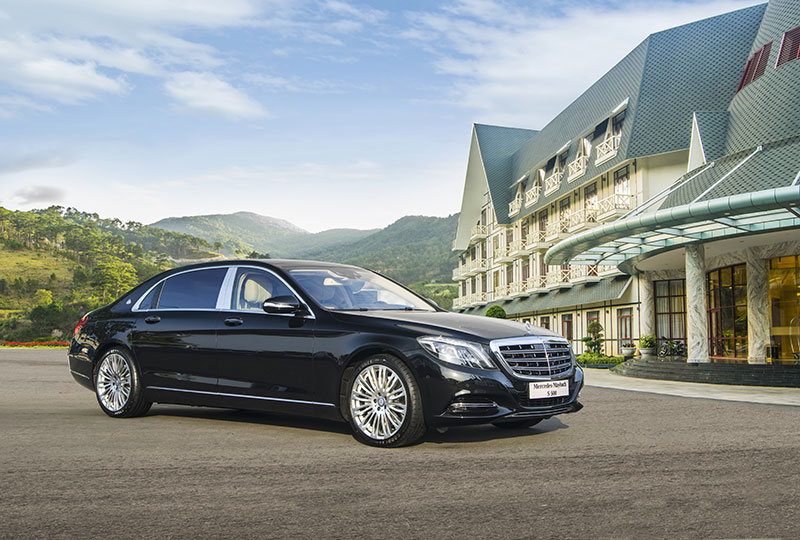 Mercedes Maybach S500.