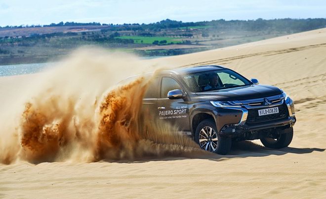 Hệ dẫn động 2 cầu của Pajero Sport có tốt đến đâu cũng không phù hợp với xu hướng mua SUV để... đi phố của người Việt.