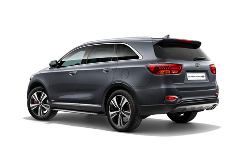 Kia Sorento 2018 được trang bị hộp số tự động 8 cấp mới .