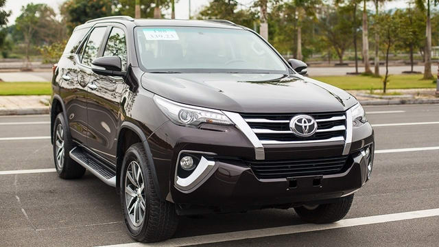 Toyota Fortuner 2018 máy dầu, số tự động AT sẽ mở bán tại Việt Nam vào tháng 1 tới...