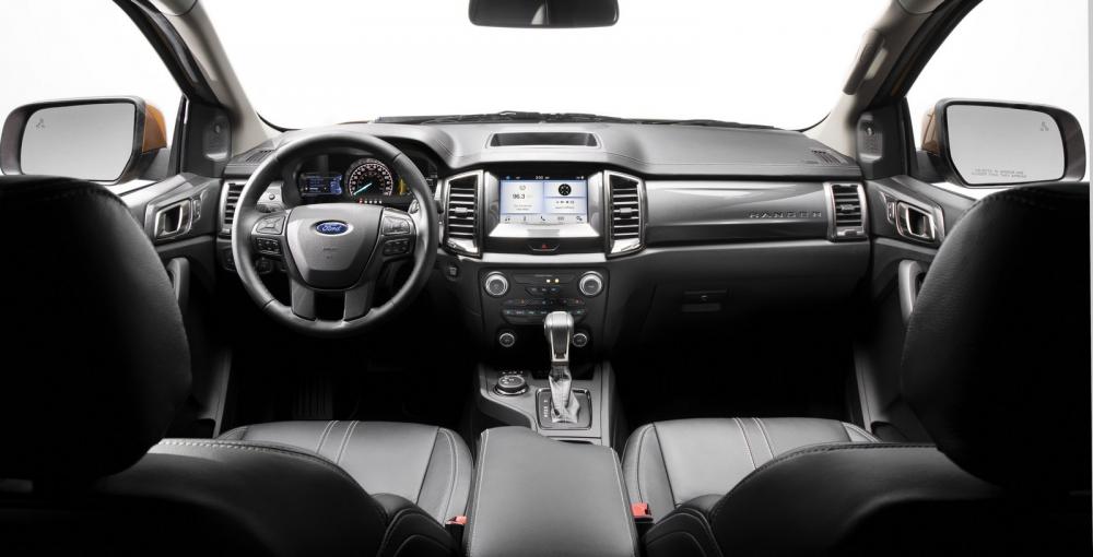 Khoang nội thất đầy ắp công nghệ và tiện nghi của Ford Ranger 2019.