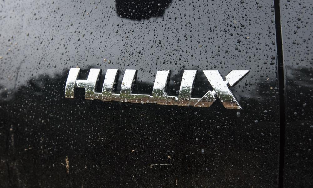 Toyota HiLux Invincible 50 Chrome ra mắt mừng sinh nhật lần thứ 50 a7