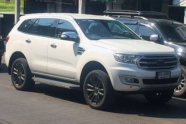 Ford Everest 2018 bản nâng cấp mới bị bắt gặp chạy thử tại Thái Lan..