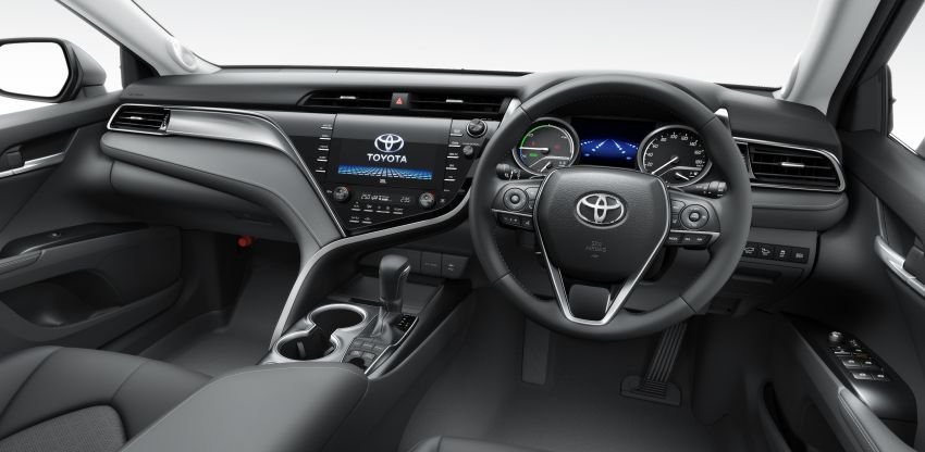 Khoang nội thất Toyota Camry Sport 2018 dành cho thị trường Nhật...