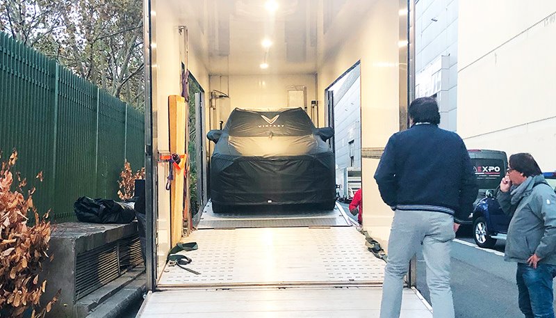 Cận cảnh 2 xe VinFast đã có mặt tại Paris Motor Show 2018 chuẩn bị ra mắt