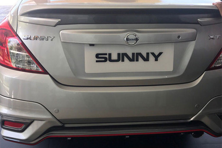 Nissan Sunny Q-Series bất ngờ xuất hiện tại đại lý chờ ra mắt tại VMS 2018