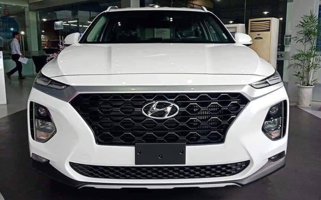Hyundai Santa Fe 2019 đã về đại lý, chờ ngày ra mắt