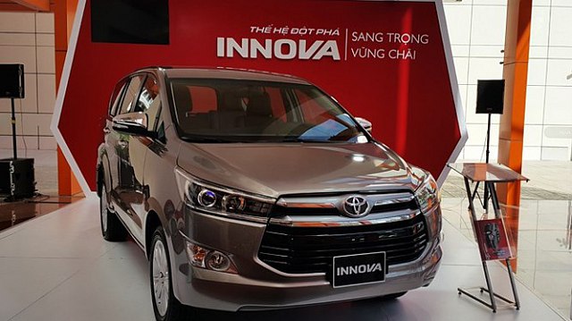 Giá xe Toyota Innova bất ngờ được giảm 30 triệu tại đại lý tháng cuối năm