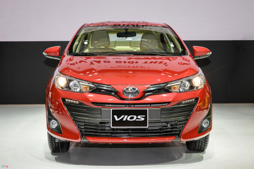Giá xe Toyota dịp cuối năm: Giảm giá để “câu” khách2fff