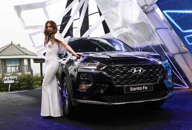Hyundai Santa Fe 2019 chính thức trình làng ô tô Việt, giá rẻ “bất ngờ”