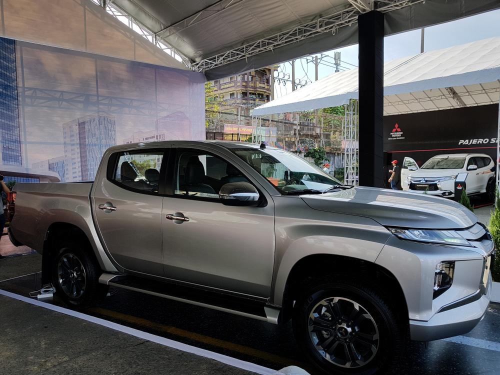 Giá xe Mitsubishi Triton 2019 được công bố chính thức trong ngày ra mắt 9aa
