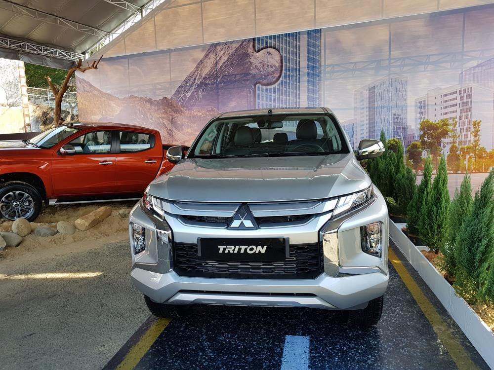 Giá xe Mitsubishi Triton 2019 được công bố chính thức trong ngày ra mắt 8aa
