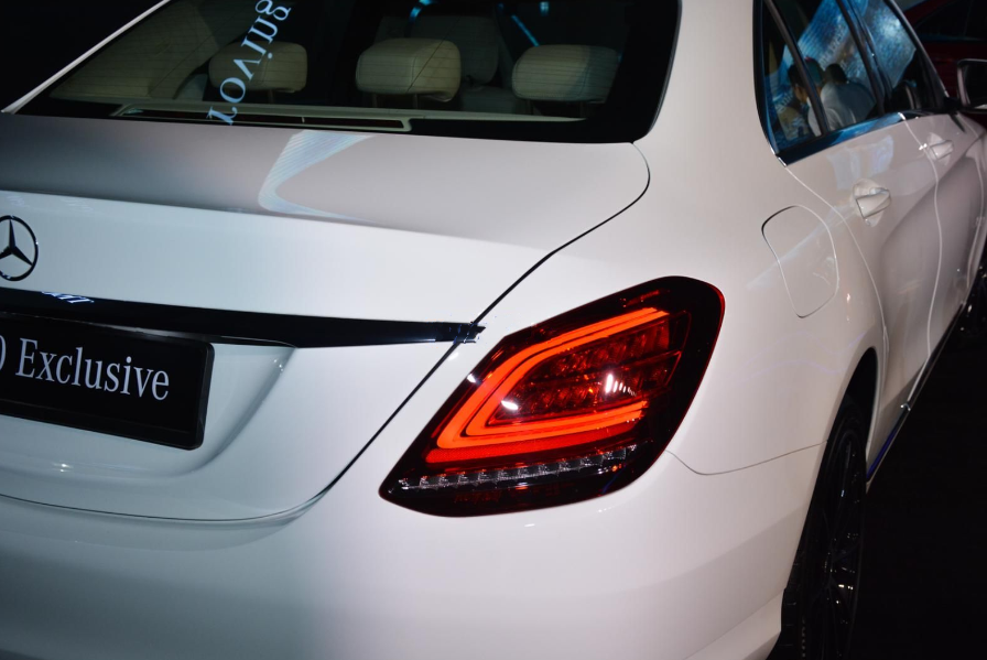 Ảnh chi tiết Mercedes-Benz C200 Exclusive 2019 vừa trình diện khách Việt8