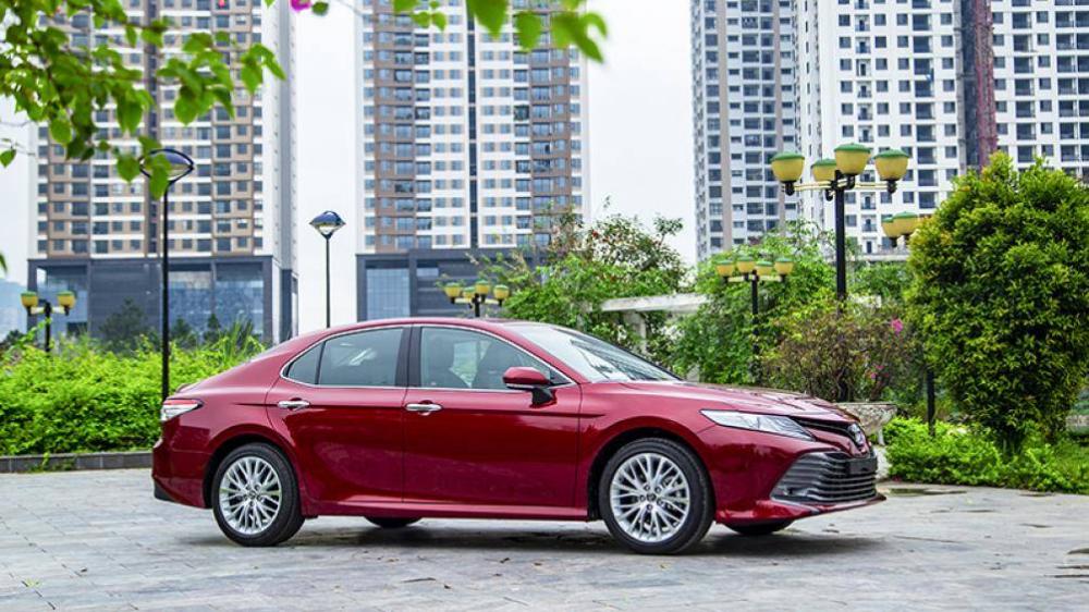 Chiêm ngưỡng Toyota Camry 2019 chuẩn bị ra mắt tại Việt Namsrhtr