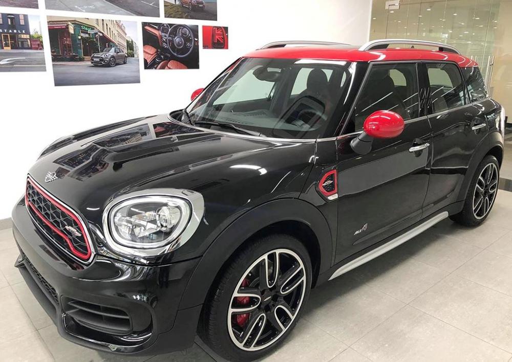 Giá xe MINI John Cooper Works Countryman ALL4 hơn 2,6 tỷ đồng, đã đưa về đại lý