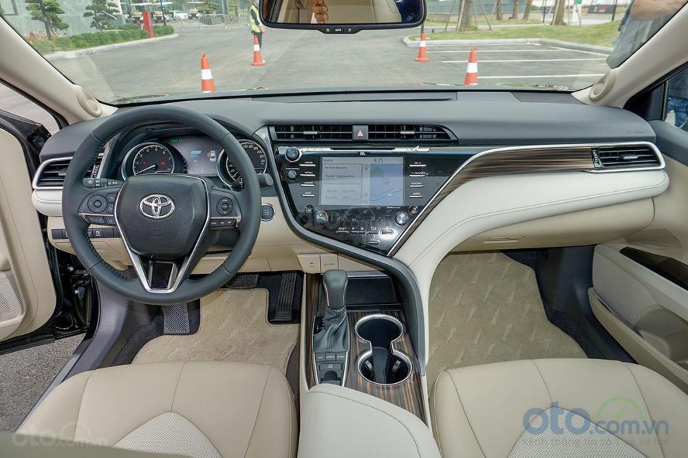 Giá xe Toyota Camry 2019 mới ra mắt khách Việt được công bố, con số giật mình3a