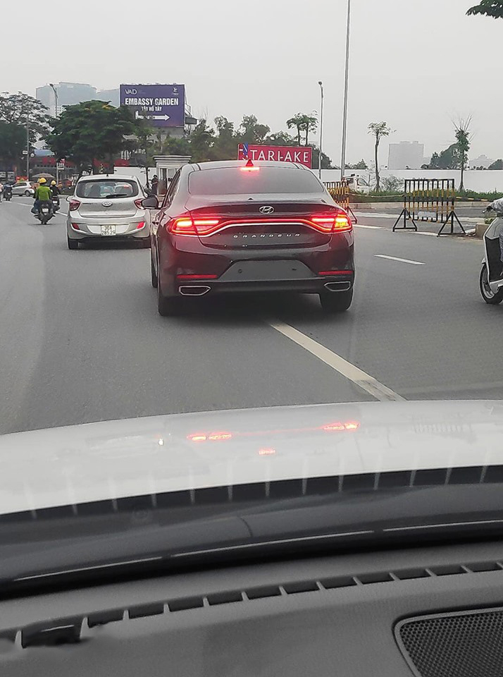 Bất ngờ Hyundai Grandeur 2019 chạy trên đường ở Việt Nam, thế chỗ cho Sonata?
