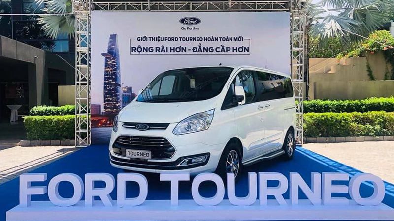Ford Tourneo 2019 bất ngờ ra mắt tại sự kiện dành riêng cho đại lý ở Việt Nam 1a