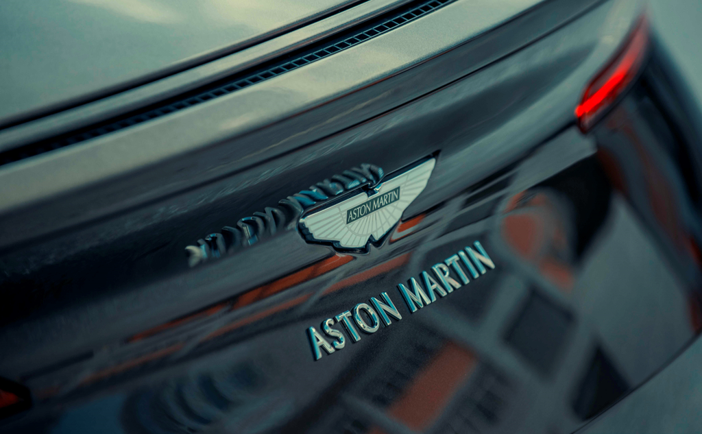 Siêu xe Aston Martin DB11 Kopi Bronze màu độc vừa về Việt Nam 7a