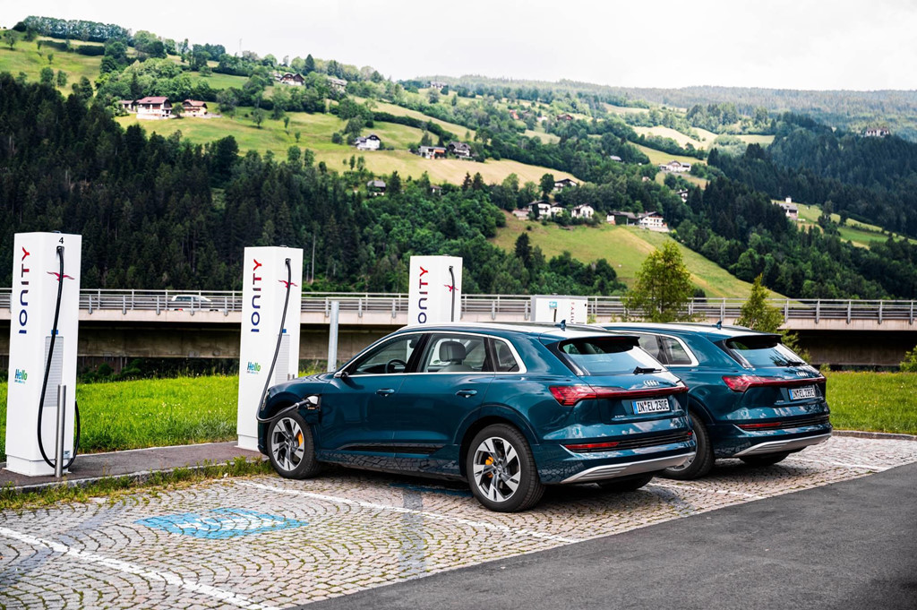 SUV điện Audi E-Tron chạy xuyên châu Âu chỉ mất 1 ngày 3a