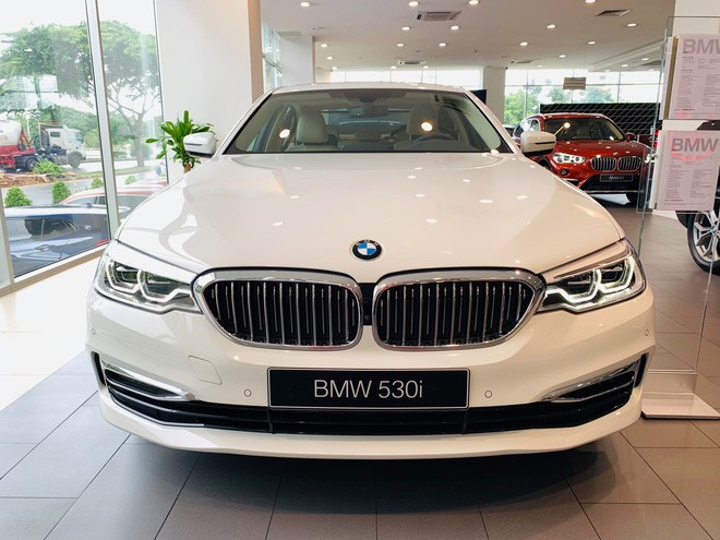 Giá xe BMW 5-Series 2019 giảm mạnh đến 230 triệu đồng tại đại lý  2a