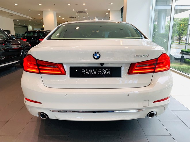 Giá xe BMW 5-Series 2019 giảm mạnh đến 230 triệu đồng tại đại lý  3a