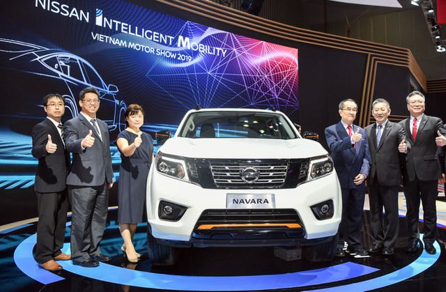 Nissan Navara Black Edition A-IVI ra mắt khách Việt, giá 835 triệu đồng 1a