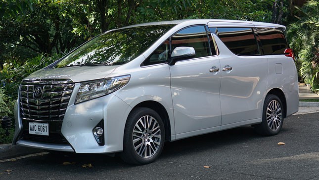Ô tô bán chậm nhất thị trường Việt tháng 11/2019 - Toyota Alphard...