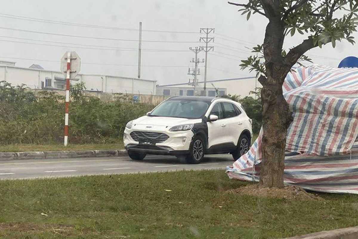 Ford Escape 2020 lộ diện khi chạy thử tại Việt Nam, chuẩn bị được ra mắt 2a