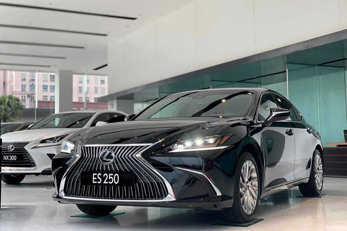 Chốt giá Lexus ES 250 2020 2,540 tỷ đồng, sẵn sàng bàn giao cho khách Việt 1a