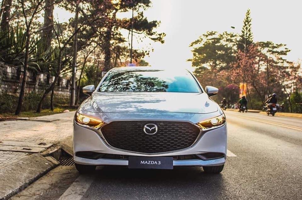 Mazda 3 là mẫu xe dẫn đầu phân khúc sedan hạng C tháng 2/2020 về doanh sốsd