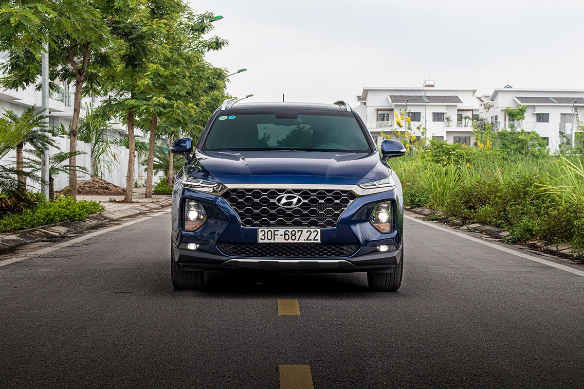 Điểm nhấn của phân khúc SUV 7 chỗ tháng 2/2020: Hyundai Santa Fe “vượt mặt” Toyota Fortuner về doanh sốad
