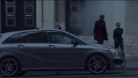 Mercedes “táo bạo” tung quảng cáo xe dành cho cướp