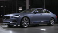 Volvo S90 "toan tính" dẫn dầu phân khúc sedan hạng sang