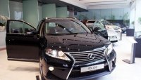 Tại Việt Nam, Mercedes ngày càng khẳng định vị thế trước Lexus