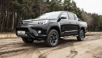 Toyota HiLux Invincible 50 Chrome ra mắt mừng sinh nhật lần thứ 50